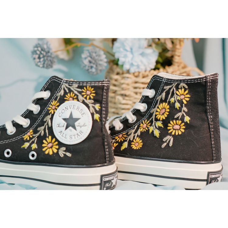 Converse small flower embroidered shoes, custom wreath and small flower