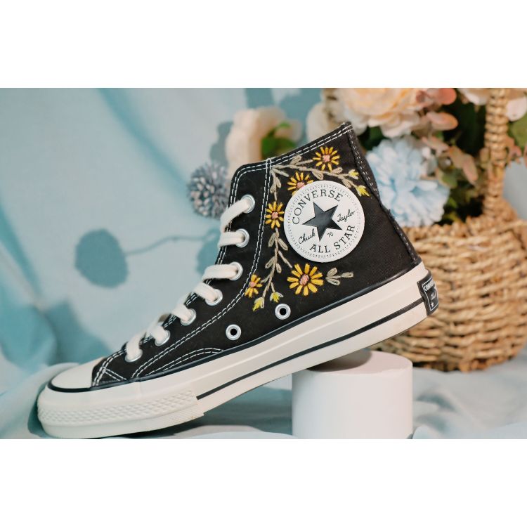 Converse small flower embroidered shoes, custom wreath and small flower