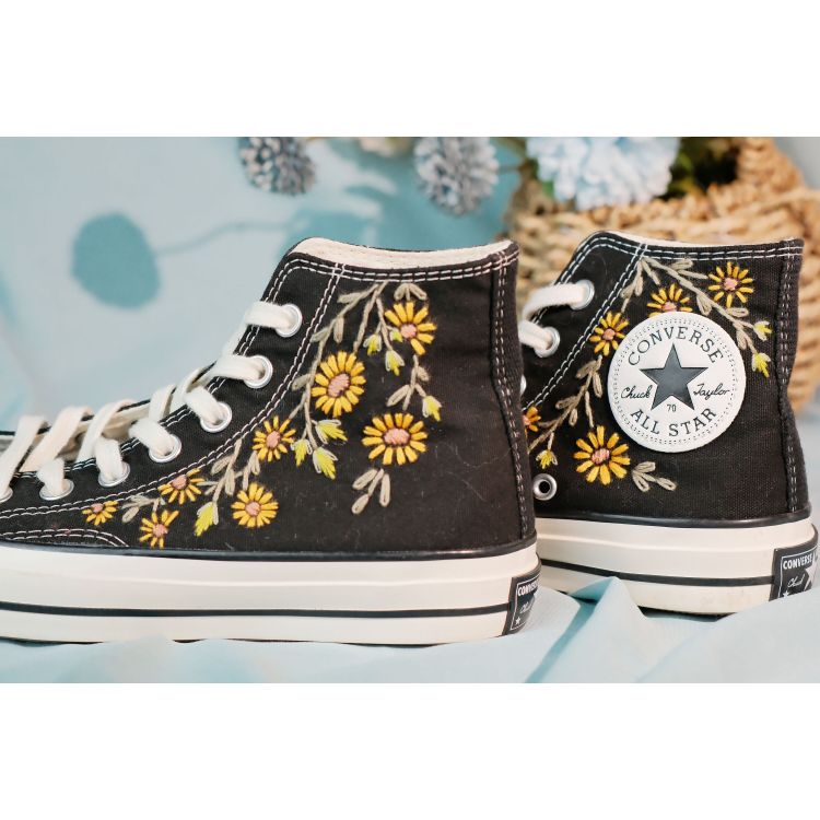 Converse small flower embroidered shoes, custom wreath and small flower