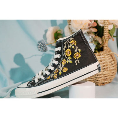 Converse small flower embroidered shoes, custom wreath and small flower