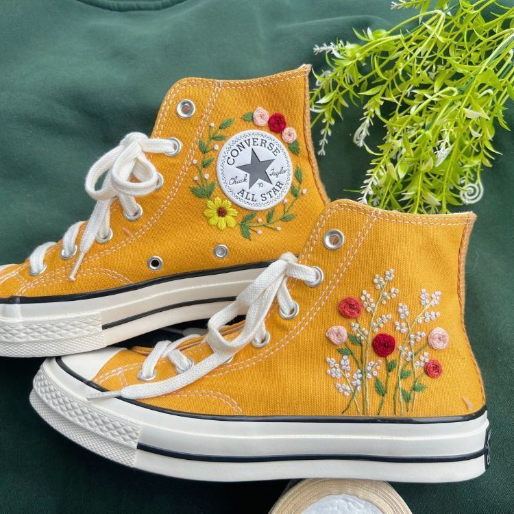 Embroidered Sweet Rose And Lavender Garden,Embroidered Sneakers