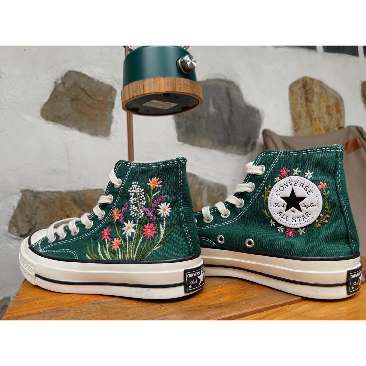 Midnight Converse Custom, Floral embroidery Converse small flower