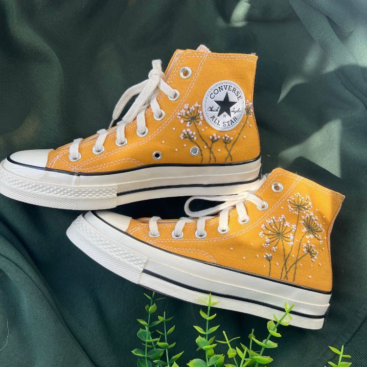 Converse High Tops Chuck Taylors , Custom Converse White Dandelion