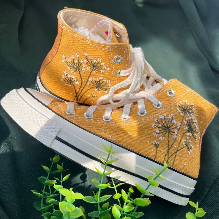 Converse High Tops Chuck Taylors , Custom Converse White Dandelion