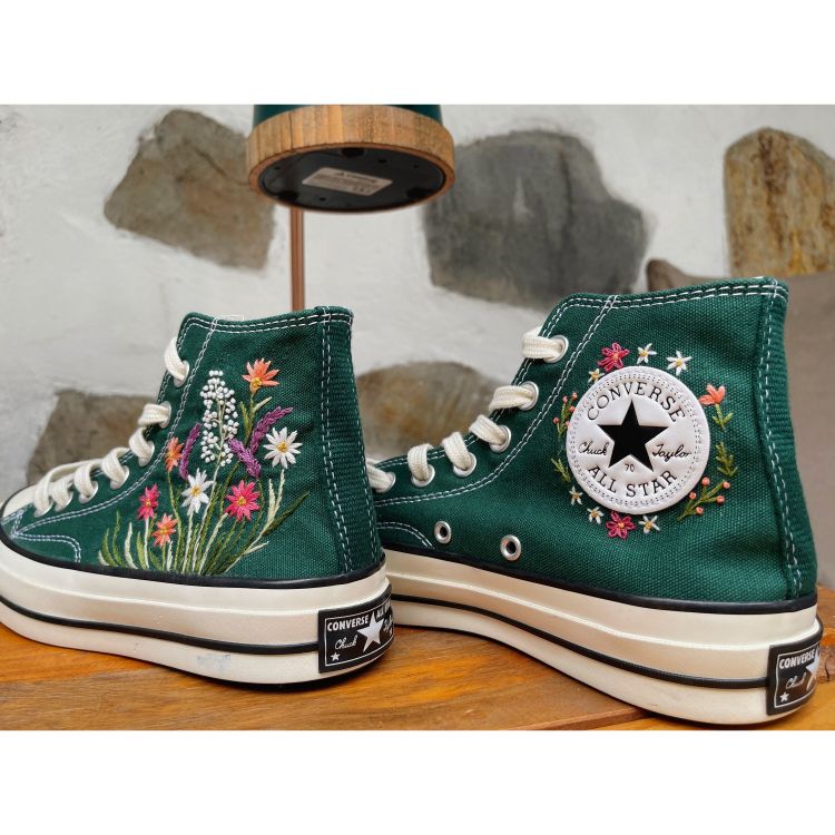 Midnight Converse Custom, Floral embroidery Converse small flower