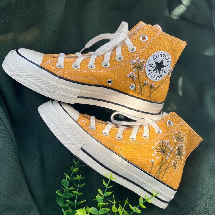 Converse High Tops Chuck Taylors , Custom Converse White Dandelion