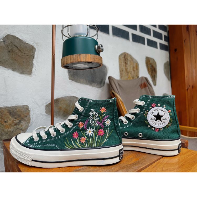 Midnight Converse Custom, Floral embroidery Converse small flower