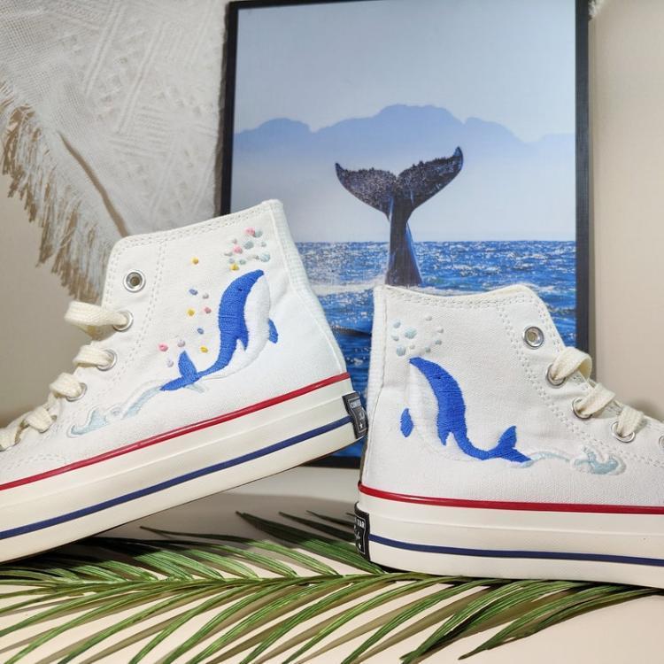 Converse embroidered shoes, small flower embroidery