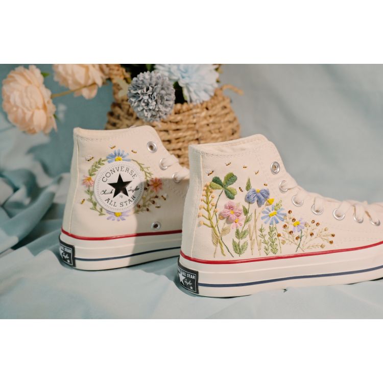 Converse  small flower embroidered shoes, custom wreath embroidery