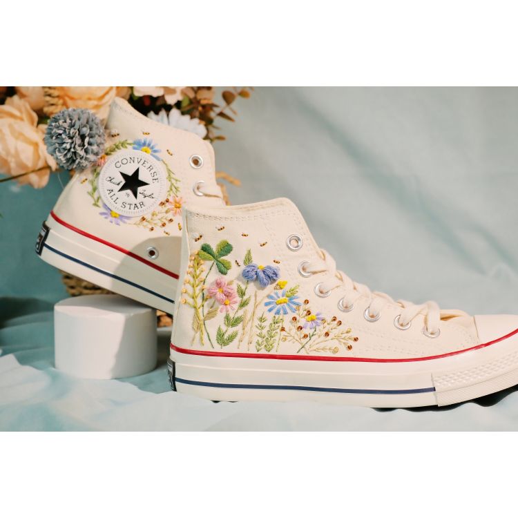 Converse  small flower embroidered shoes, custom wreath embroidery