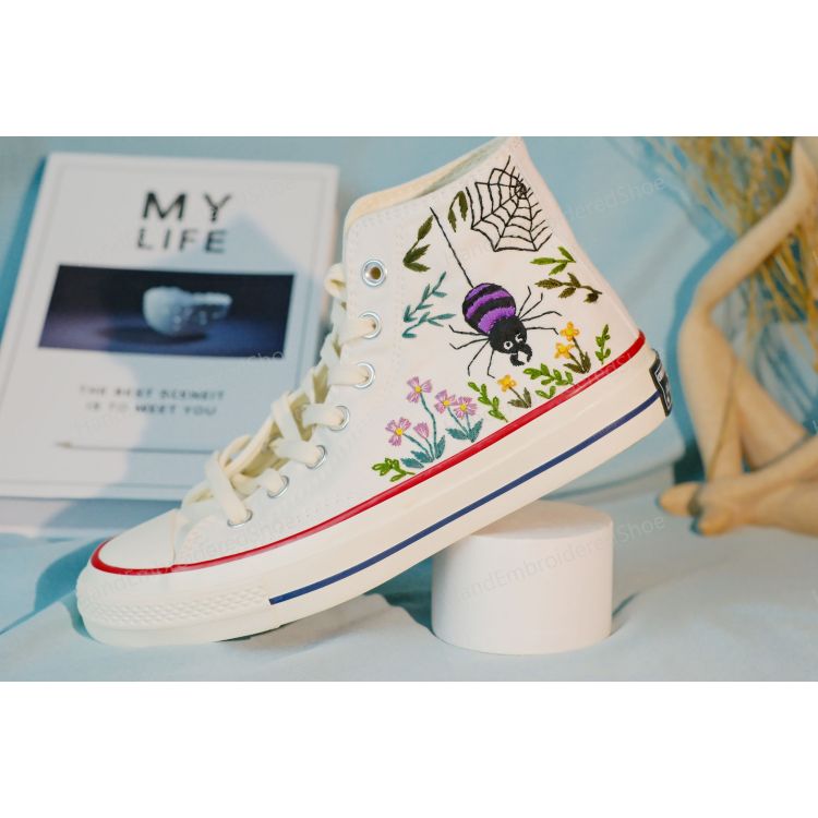 Converse Chuck Taylor chambray, embroidery and floral