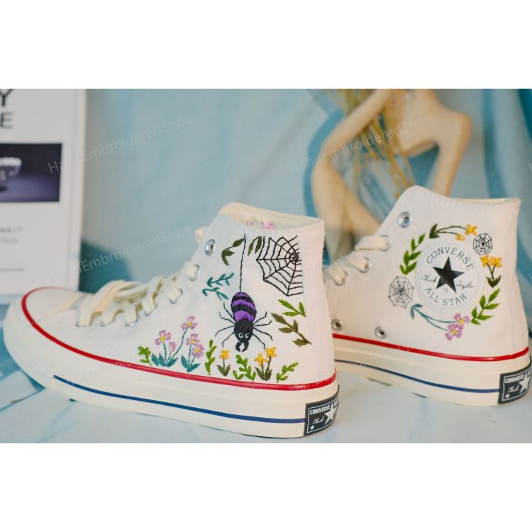 Converse Chuck Taylor chambray, embroidery and floral