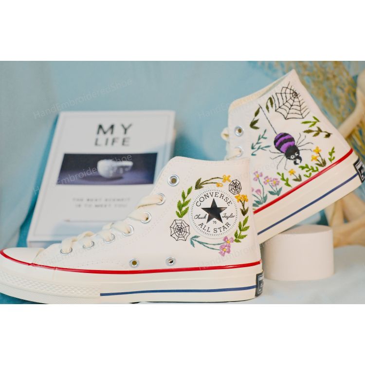 Converse Chuck Taylor chambray, embroidery and floral