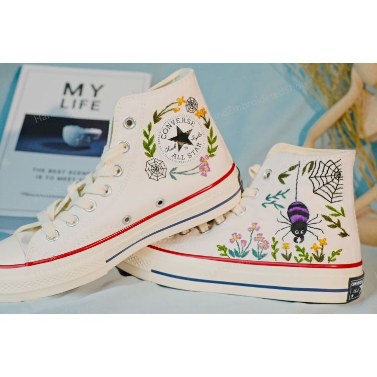 Converse Chuck Taylor chambray, embroidery and floral